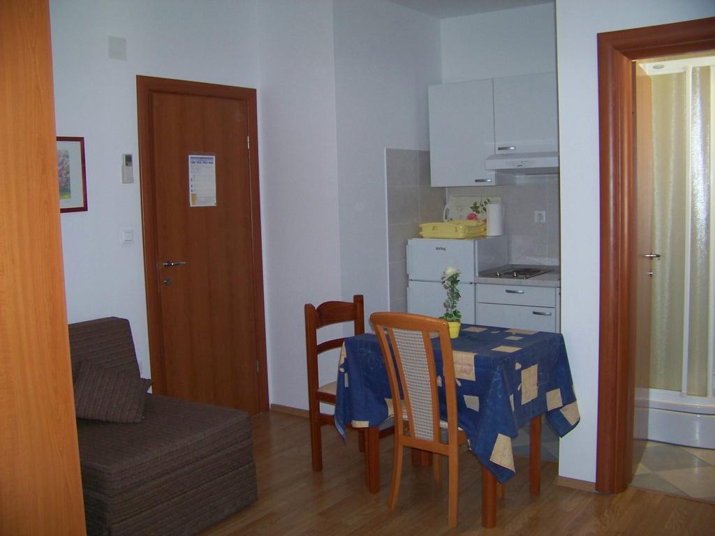 Apartments Bozikovic Podstrana Quarto foto