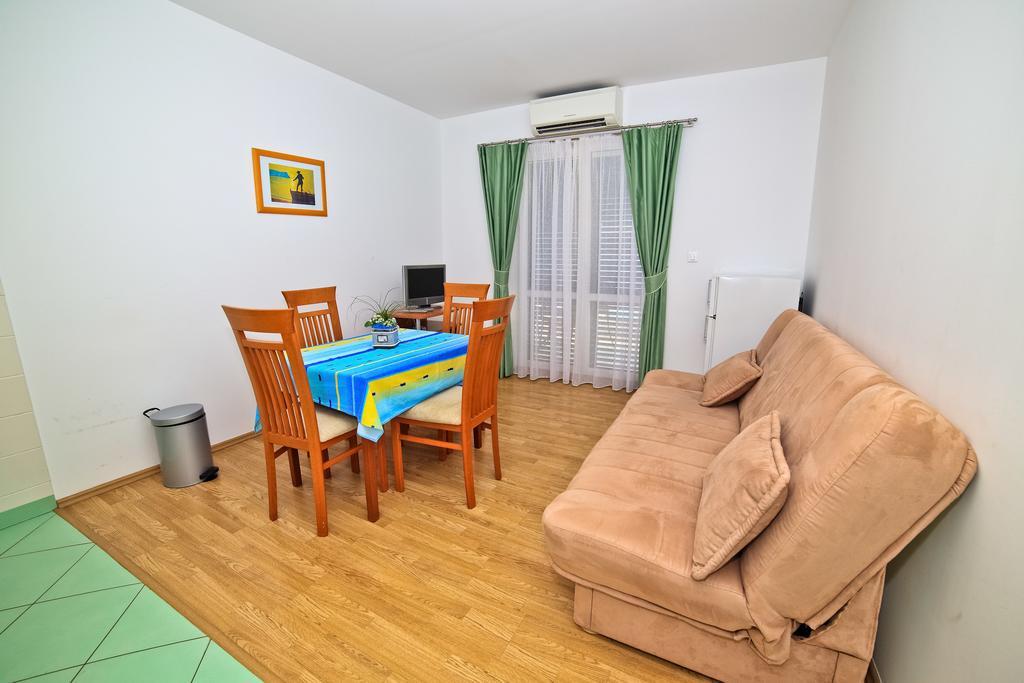 Apartments Bozikovic Podstrana Quarto foto