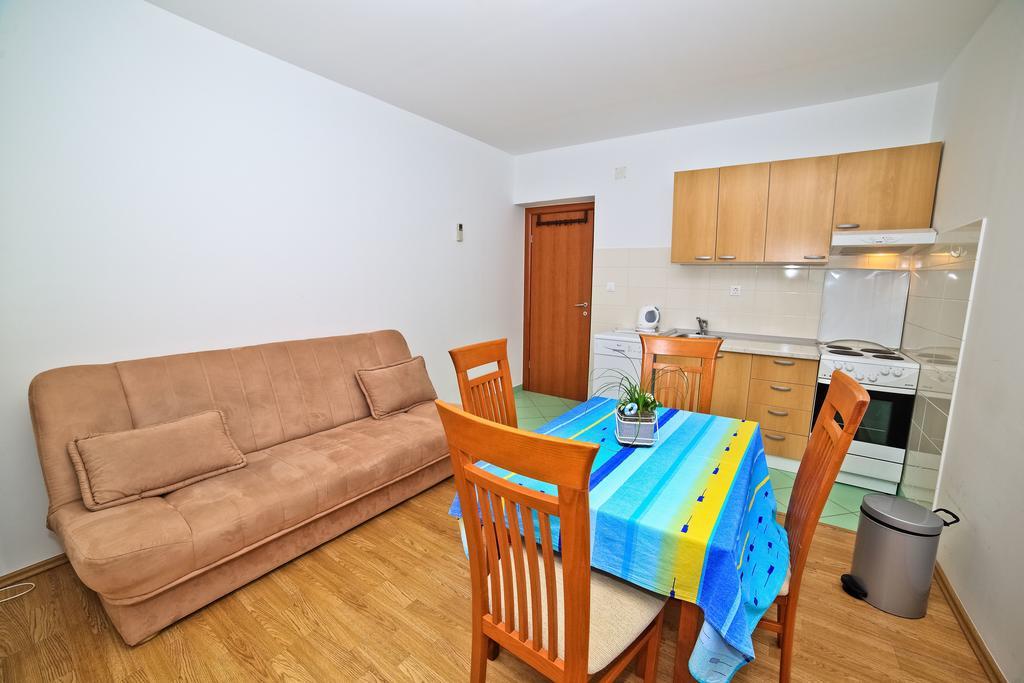 Apartments Bozikovic Podstrana Quarto foto